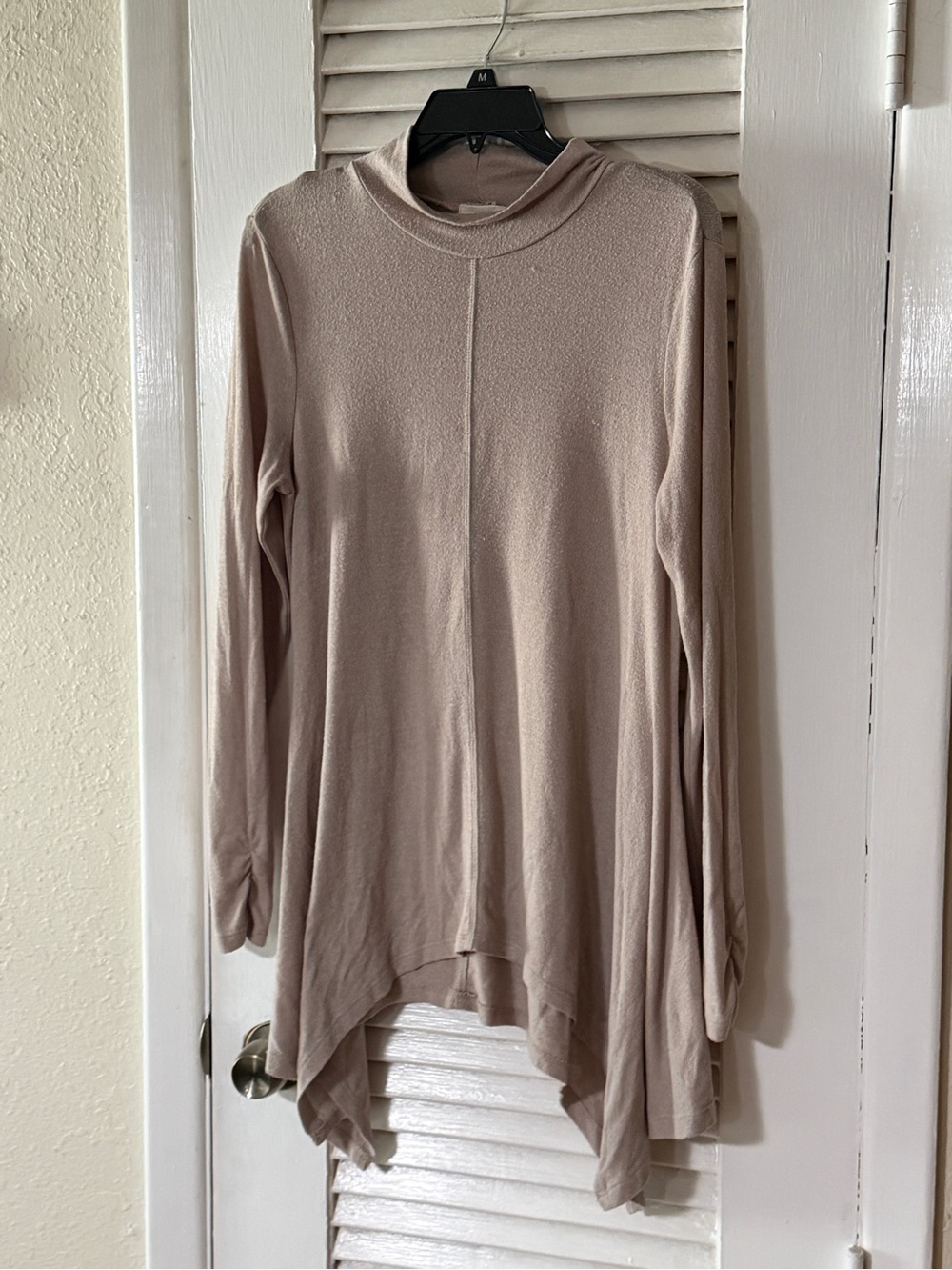 Cupio Tan Sharkbite Hem Mockneck Long Sleeve Tunic Top - Picture 4 of 7